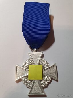 Vyznamenanie , Slovensky stat , zelezny kriz , odznak - 13