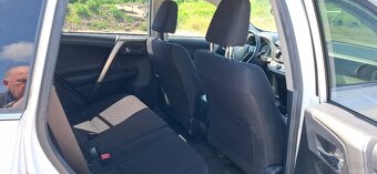 Predám Toyota RAV4 2.2 l D-4D Active 2015 vo výbernom stave - 13