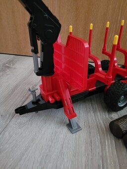 Prepravník dreva s nakladačom Bruder - 13