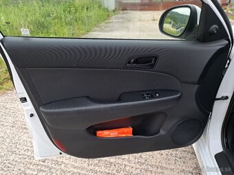 Hyundai i30 1.4i  (143 tis.km) 2011 - 13