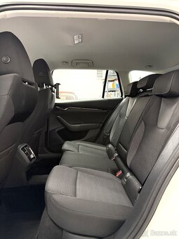 Skoda Octavia 2.0TDI DSG Style/Led/2023 - 13