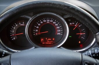 Kia Sorento 2.2 CRDi 145kW AT/6 4WD - 13