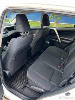 Toyota RAV4 2.0 Benzín - 13