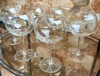 Karafi, sklenky, irisovane vázy - 13