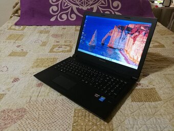 Lenovo. Intel i3. SSD 256 GB. 16 GB. Baterka dobrá. 15,6 FHD - 13