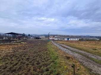 Ponúkame hospodárske budovy obci Chvalová. - 13