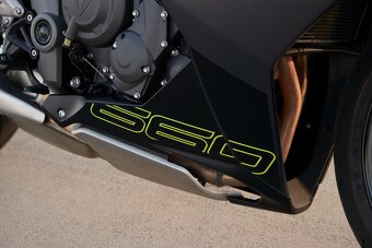 Predám Triumph Daytona 660 - 13