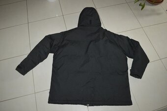 predam - velmi kvalitna zimna bunda Fjallraven - 13