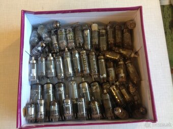 251 KUSOV ROZNYCH ELEKTRONIEK - 13