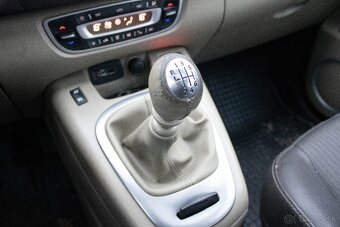 Renault Grand Scénic 1.9 dCi 96kW 7-miestne 2011 - 13