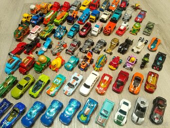 HOT WHEELS - 13