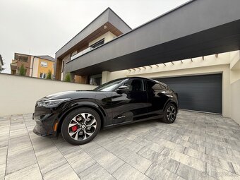 Predám Ford Mustang Mach-E 75,7kWh AWD STD - 13