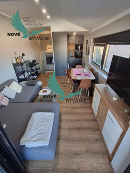 Exkluzívne zariadená novostavba domu s výhľadom na more v Ch - 13