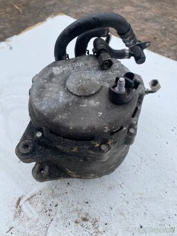 AUDI A8 náhradné diely - motor - vstrekovače atd - 13