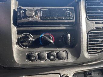 2003 Ford Transit - 13