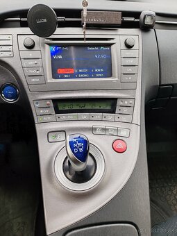 Toyota Prius 1,8 Hybrid 73kw - 13