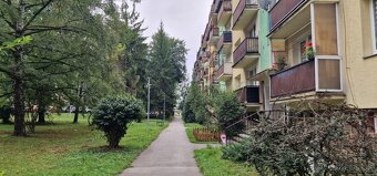 2 IZBOVÝ BYT 65m² S BALKÓNOM na HLINY 8 - 13