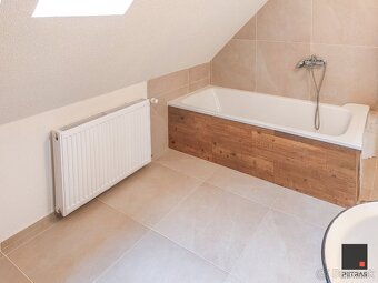 UNIKÁTNY 3- IZBOVÝ PODKROVNÝ BYT - 13