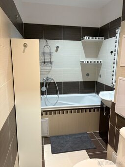 Veľkometrážny 2 izbový byt na prenájom v Brezne - 13