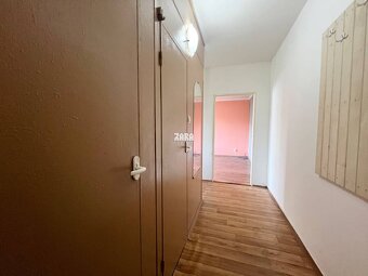Nám. Kozmonautov- 2 izbový byt, 51 m2, čiastočná rek. KÚPOU - 13