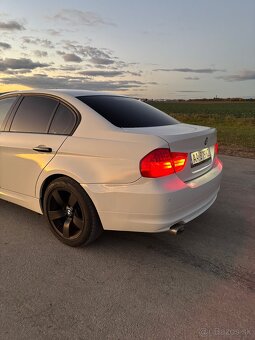 BMW 320D xDrive A/T E90 - 13