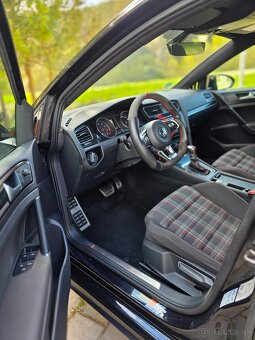 VW Golf 2.0 GTI DSG Performance - 13
