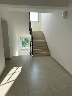 ALL INCLUSIVE | NA PREDAJ 2-IZBOVÝ BYT S PARKOVÍM, DUNAJSKÁ  - 13