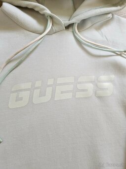 Guess biela a svetlo zelena logovana teplakova suprava dres - 13