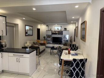 Znížená cena:  prerobený 5 + 1 izbový rodinný dom s priestra - 13