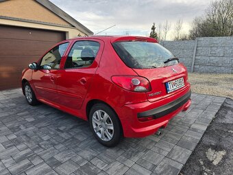 Predám Peugeot 206+ 1.4 benzín r.v.2009 - 13