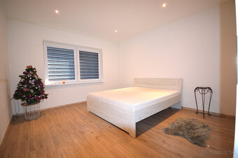 Moderný 4-izbový bungalov na prenájom – novostavba v tichej  - 13