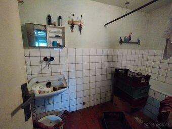 Ponúkam na predaj dom v obci Čaka - 13