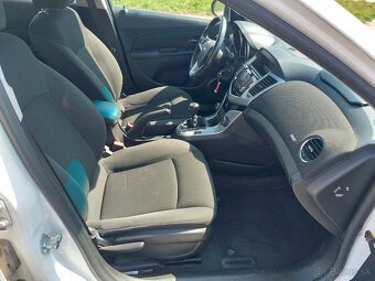 Chevrolet Cruze 1.6 16V LS - 13