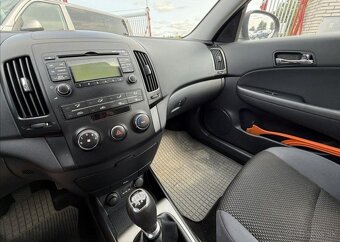 Hyundai i30 1,4 CVVT 1.MAJITEL ČR +ALU benzín manuál 80 kw - 13