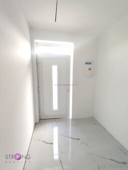 3 izbový byt s 2 parkovacími miestami a záhradkou - 13