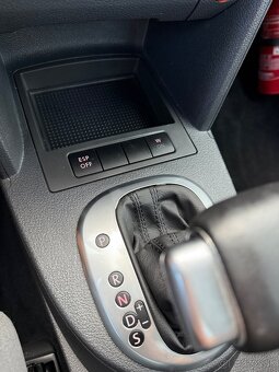 Volkswagen Touran 1.9TDI Conceptline - 13