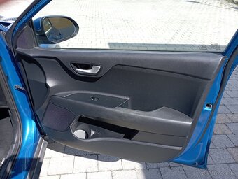 Kia Stonic 1,2i  62kW, M6 r.2021 - 13