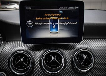 Mercedes-Benz GLA 200 d 4MATIC A/T - 13