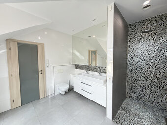 Prenájom rodinného domu Grot - 13