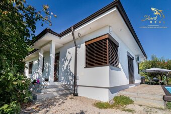 Rodinný dom s bazénom na predaj - 13