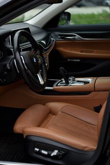 BMW Rad 7 740 xDrive - 13