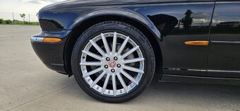 2005 Jaguar XJ8 L 4.2 V8 - 13