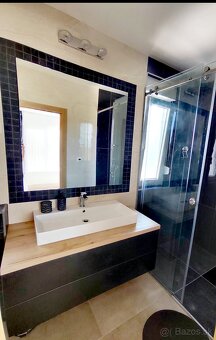 CHORVÁTSKO -  Atraktívna vila s bazénom 70m od mora-PRIVLAKA - 13