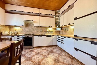 |7i izbový RD so záhradou Most pri Bratislave, pozemok 1133  - 13