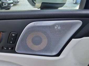 Volvo XC60 T8 Twin Engine 4x4 A/T 408k Hybrid (benz+elektr) - 13