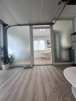 Na prenájom kompletne zariadený a funkčný salón manikúry a p - 13