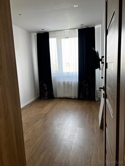 Exkluzívne na predaj veľký 4 izbový byt na Bieloruskej - 13