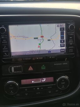 Mitsubischi Outlander PHEV - 13