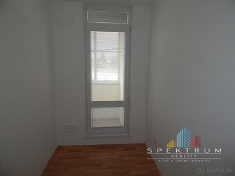 SPEKTRUM REALITY- Na Predaj 4-izbový veľkometrážny byt, 82 m - 13