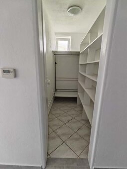 3 izbový zrekonštruovaný byt-128m2 v Jarovciach je na prenáj - 13